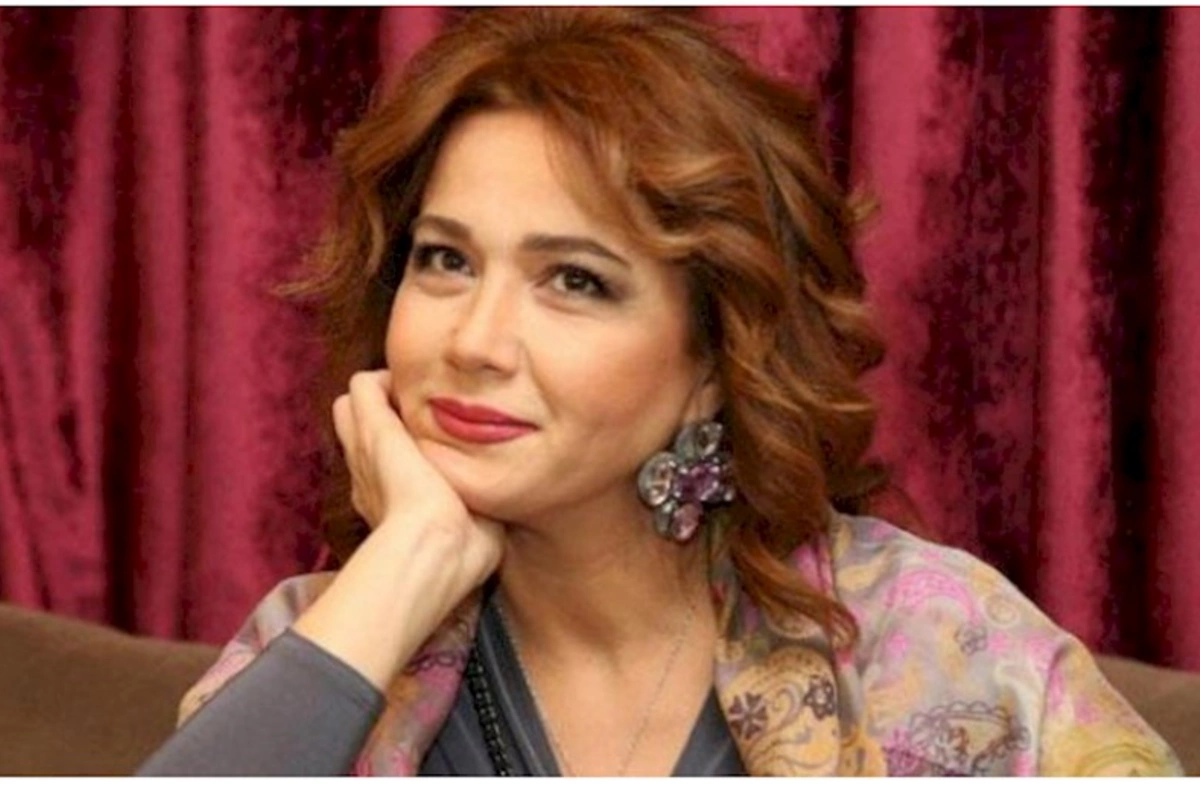 Xalq artistinin makiyajsız halı diqqət çəkdi — FOTO
