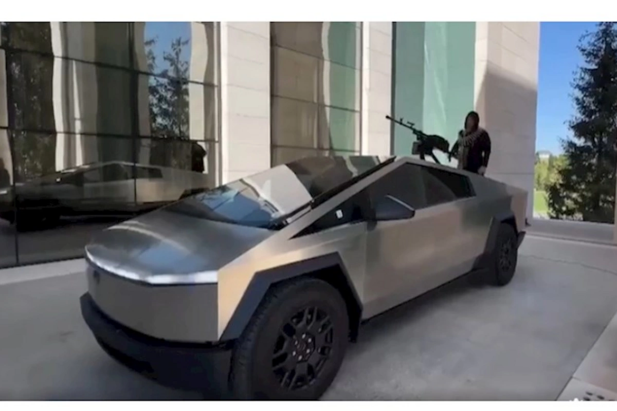 Kadırov İlon Maskın “Tesla” maşınına pulemyot qoyub döyüşə göndərdi