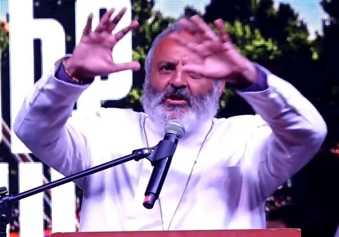 Paşinyan İrəvan merini yola salmağa çalışır — Baqratla əlaqə?