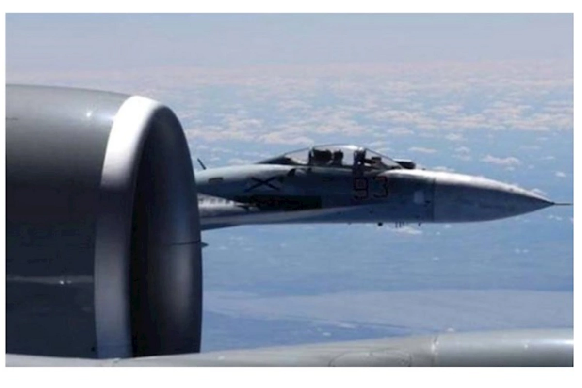 ABŞ qırıcı-bombardmançısı Rusiyanın An-30 təyyarəsinə yaxınlaşıb
