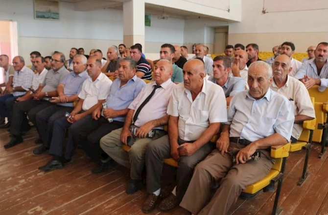 Günay Ağamalı Aşağı Surra kəndində seçicilərlə görüşdü — VİDEO/FOTO Günay Ağamalı Aşağı Surra kəndində seçicilərlə görüşdü — VİDEO/FOTO
