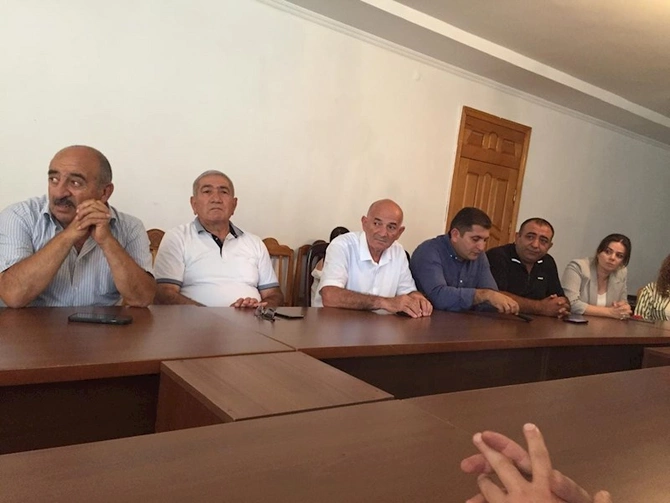 QAİ-nin Gorus rayon təşkilatının Mingəçevirdə Şahverdilər icması ilə birgə növbəti iclası baş tutdu — FOTOLAR QAİ-nin Gorus rayon təşkilatının Mingəçevirdə Şahverdilər icması ilə birgə növbəti iclası baş tutdu — FOTOLAR
