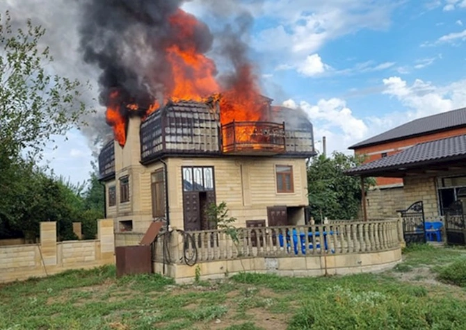 Masallıda yanan ev tanınmış həkimə məxsus imiş — FOTO Masallıda yanan ev tanınmış həkimə məxsus imiş — FOTO
