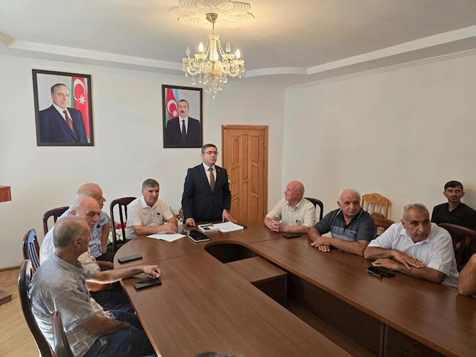 QAİ-nin Gorus rayon təşkilatının Mingəçevirdə Şahverdilər icması ilə birgə növbəti iclası baş tutdu — FOTOLAR QAİ-nin Gorus rayon təşkilatının Mingəçevirdə Şahverdilər icması ilə birgə növbəti iclası baş tutdu — FOTOLAR