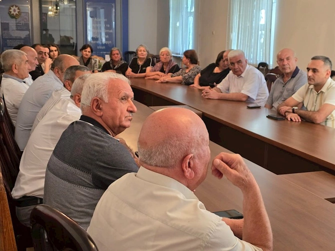 QAİ-nin Gorus rayon təşkilatının Mingəçevirdə Şahverdilər icması ilə birgə növbəti iclası baş tutdu — FOTOLAR QAİ-nin Gorus rayon təşkilatının Mingəçevirdə Şahverdilər icması ilə birgə növbəti iclası baş tutdu — FOTOLAR