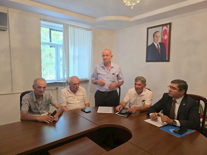 QAİ-nin Gorus rayon təşkilatının Mingəçevirdə Şahverdilər icması ilə birgə növbəti iclası baş tutdu — FOTOLAR QAİ-nin Gorus rayon təşkilatının Mingəçevirdə Şahverdilər icması ilə birgə növbəti iclası baş tutdu — FOTOLAR