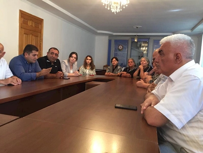 QAİ-nin Gorus rayon təşkilatının Mingəçevirdə Şahverdilər icması ilə birgə növbəti iclası baş tutdu — FOTOLAR QAİ-nin Gorus rayon təşkilatının Mingəçevirdə Şahverdilər icması ilə birgə növbəti iclası baş tutdu — FOTOLAR