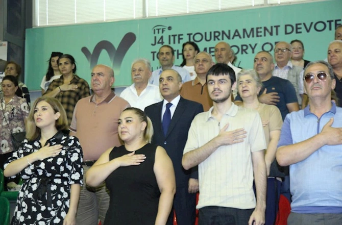 Azay Quliyevin görüşləri davam edir — “Seçicilər görülən işə qiymət verir” (FOTOLAR) Azay Quliyevin görüşləri davam edir — “Seçicilər görülən işə qiymət verir” (FOTOLAR)