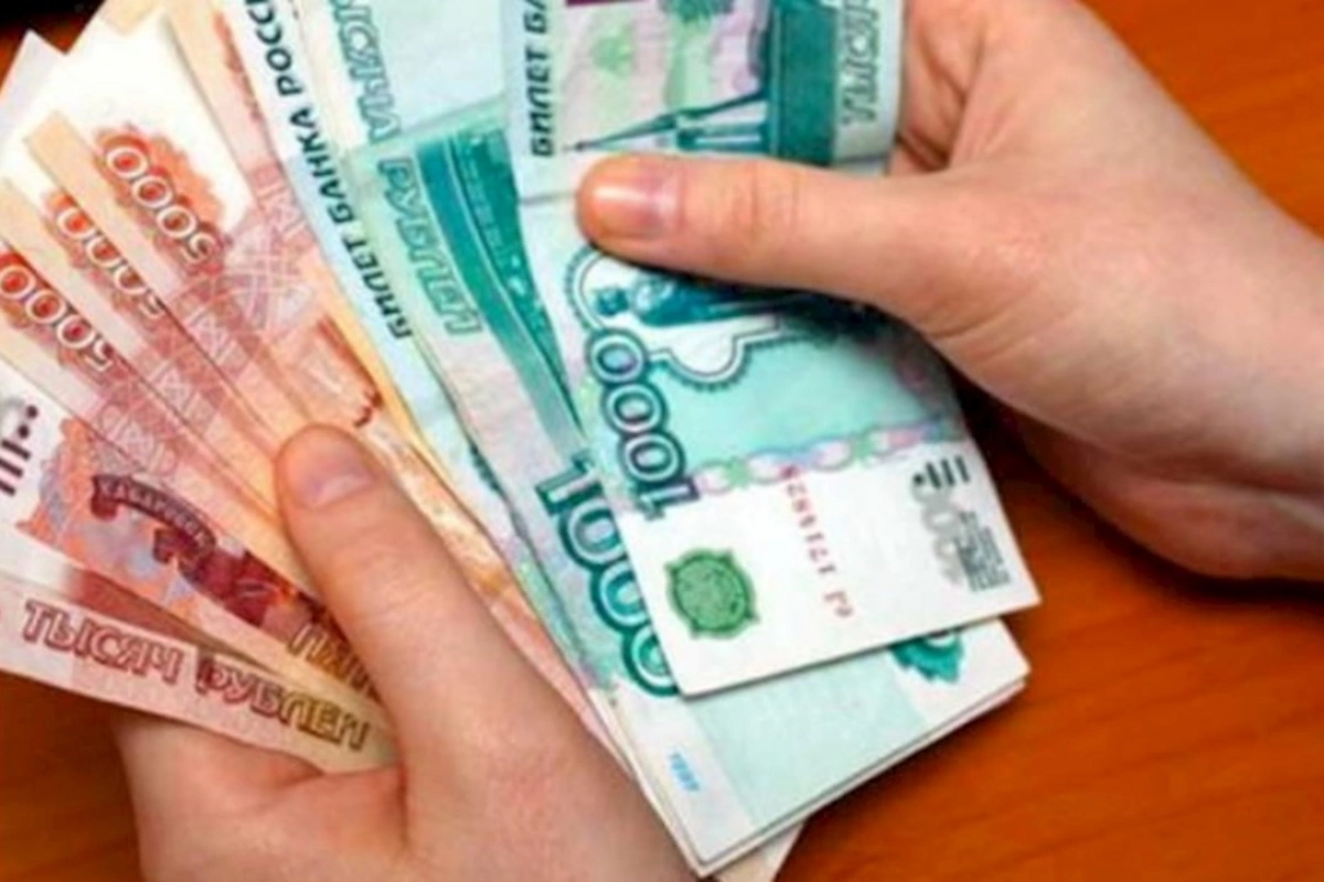 Rubl ucuzlaşaraq görün neçəyə oldu