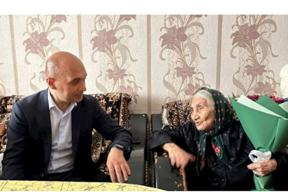 Qaya Məmmədov namizəd olduğu dairənin ən yaşlı sakini ilə görüşdü — FOTO