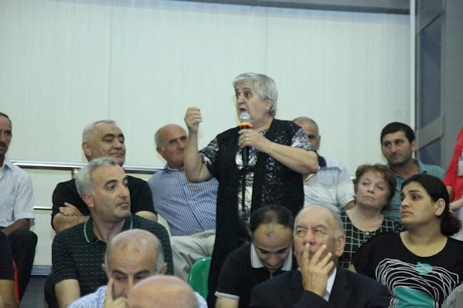 Azay Quliyev seçicilərə təşəkkür etdi: Bu, xalqımız üçün Zəfər seçkisidir (FOTOLAR) Azay Quliyev seçicilərə təşəkkür etdi: Bu, xalqımız üçün Zəfər seçkisidir (FOTOLAR)