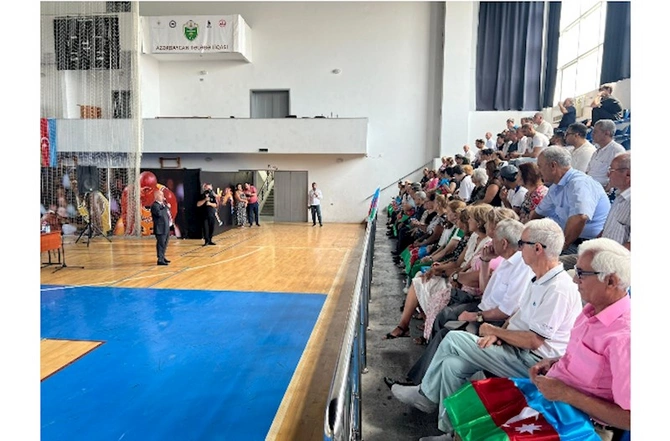 Gülpəri Bayramova kimdir? — 29 yaşlı deputatlığa namizədin uğur hekayəsi (FOTOLAR) Gülpəri Bayramova kimdir? — 29 yaşlı deputatlığa namizədin uğur hekayəsi (FOTOLAR)