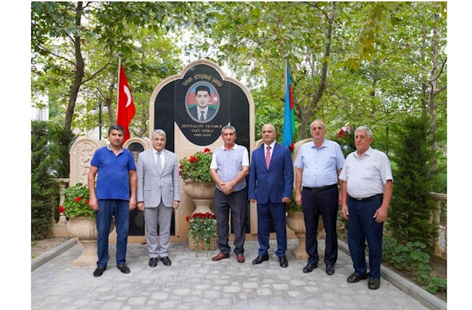 Kəmaləddin Qafarovun seçicilərlə məhəlli görüşləri keçirilib — FOTOLAR Kəmaləddin Qafarovun seçicilərlə məhəlli görüşləri keçirilib — FOTOLAR