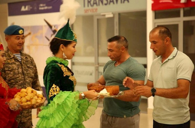 Azərbaycan və Qazaxıstan hərbçiləri birgə məşq edəcəklər — FOTOLAR