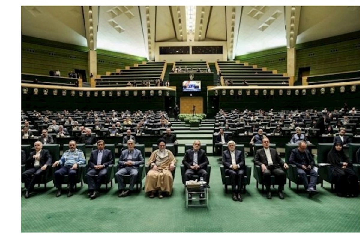 İranda yeni hökumətin tərkibi TƏSDİQLƏNDİ