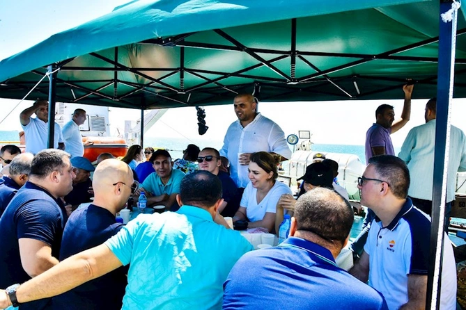 Dövlət qurumları və QHT nümayəndələri palçıq vulkanlarına gəmi ilə infotur təşkil olunub — FOTOLAR