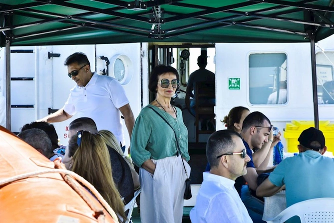 Dövlət qurumları və QHT nümayəndələri palçıq vulkanlarına gəmi ilə infotur təşkil olunub — FOTOLAR