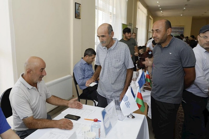 Oğuzda keçirilən əmək yarmarkasında 90 vakansiya təqdim olunub — FOTOLAR Oğuzda keçirilən əmək yarmarkasında 90 vakansiya təqdim olunub — FOTOLAR