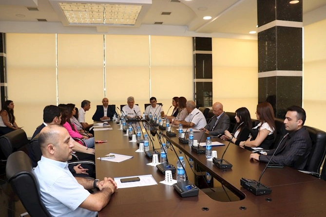 “VCU” Seçki Müşahidə Koalisiyası bələdiyyə üzvü və qulluqçuları olan namizədlərlə görüşüb — FOTOLAR