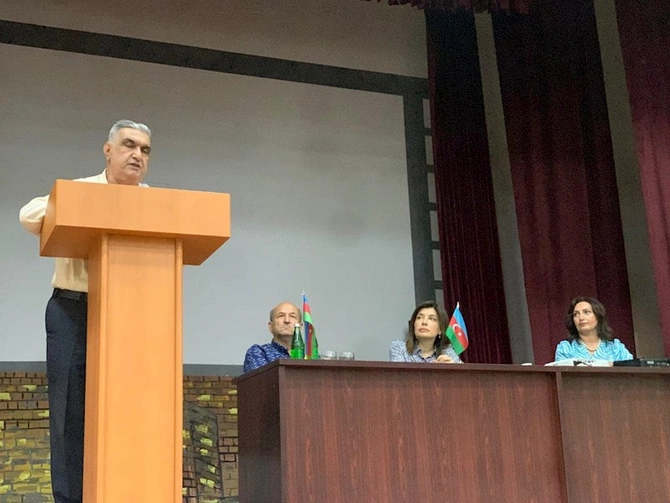 Günay Əfəndiyeva Şüvəlanda seçiciləri ilə görüşdü — ATƏT nümayəndələri iştirak etdi (FOTOLAR) Günay Əfəndiyeva Şüvəlanda seçiciləri ilə görüşdü — ATƏT nümayəndələri iştirak etdi (FOTOLAR)