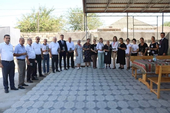 Deputatlığa namizəd Günay Ağamalı Salyanda seçicilərlə görüşdü — VİDEO (FOTOLAR) Deputatlığa namizəd Günay Ağamalı Salyanda seçicilərlə görüşdü — VİDEO (FOTOLAR)