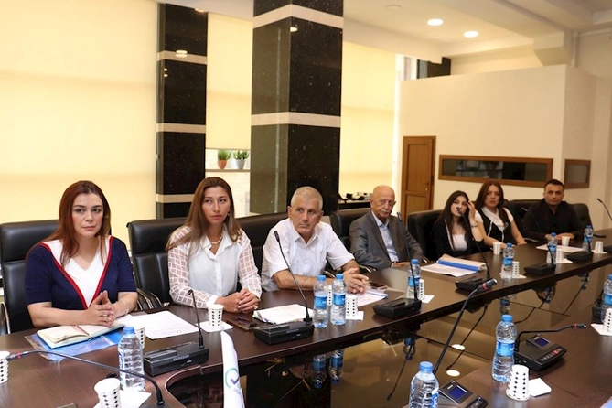 “VCU” Seçki Müşahidə Koalisiyası bələdiyyə üzvü və qulluqçuları olan namizədlərlə görüşüb — FOTOLAR