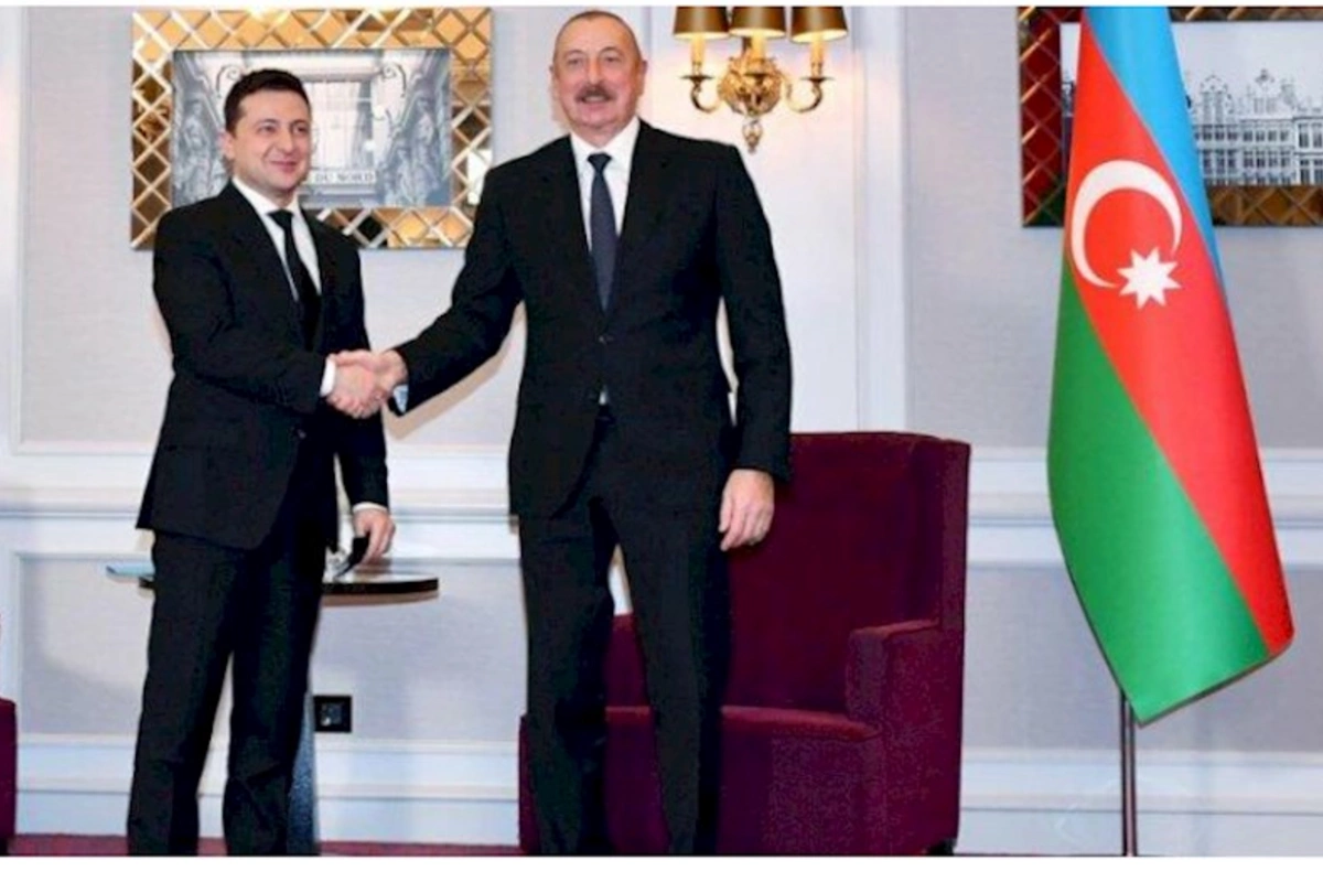 İlham Əliyev Zelenskini təbrik etdi