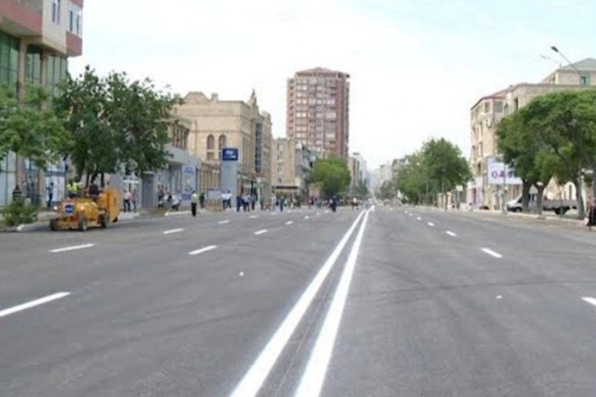 Sürücüləri çaşbaş salan nişanlanma — Həm parkinq, həm avtobus zolağı?