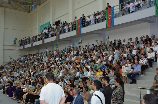 Tənzilə Rüstəmxanlının seçicilərlə möhtəşəm görüşü: Neftçala üçün birlikdə — FOTO