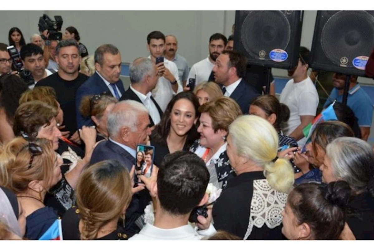 Tənzilə Rüstəmxanlının seçicilərlə möhtəşəm görüşü: Neftçala üçün birlikdə — FOTO