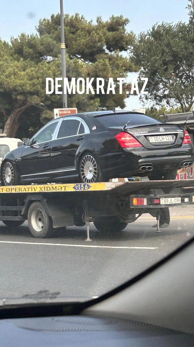 Hacı Nuranın avtomobili yolda qaldı — FOTO Hacı Nuranın avtomobili yolda qaldı — FOTO