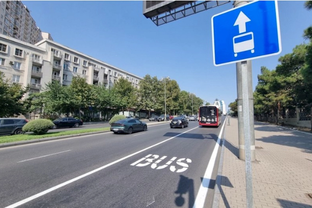 Tbilisi prospektində xüsusi hərəkət zolağı təşkil edilir