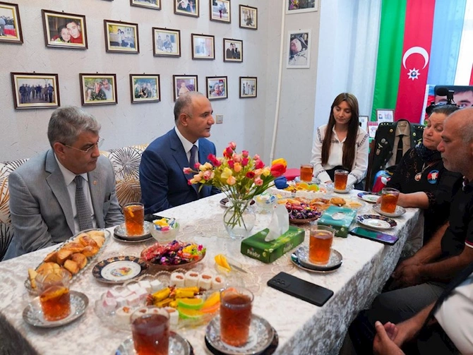 Xalq etimadının etibarlı ünvanı — FOTOLAR Xalq etimadının etibarlı ünvanı — FOTOLAR