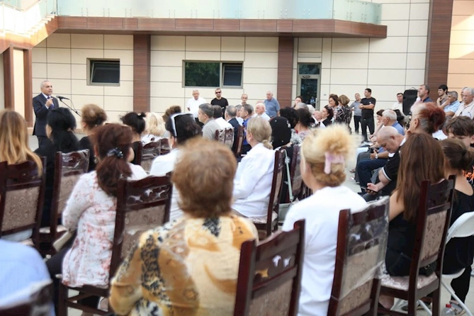 8-ci dairədə mənzərə aydındır — Azay Quliyevin daha bir izdihamlı görüşü (FOTOLAR)