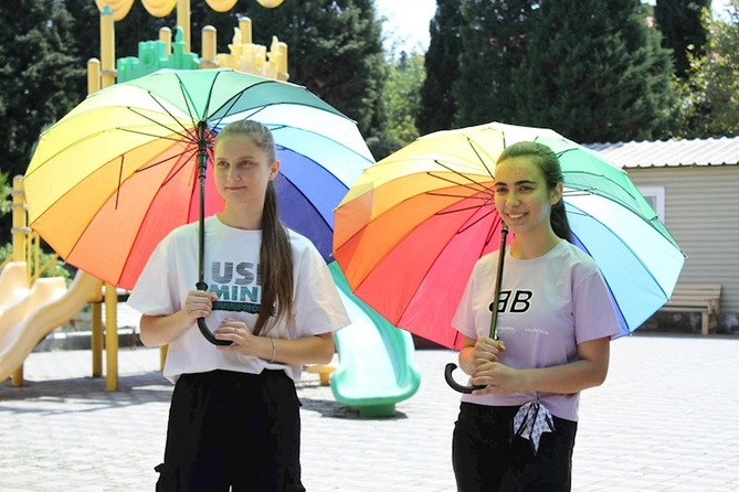 Heydər Əliyev Fondu Şəkidə xüsusi qayğıya ehtiyacı olan uşaqları sevindirdi — FOTOLAR