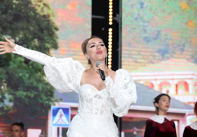 “Yay Festivalı” bağlanış konserti izdihamla keçdi — FOTOLAR (VİDEO) “Yay Festivalı” bağlanış konserti izdihamla keçdi — FOTOLAR (VİDEO)