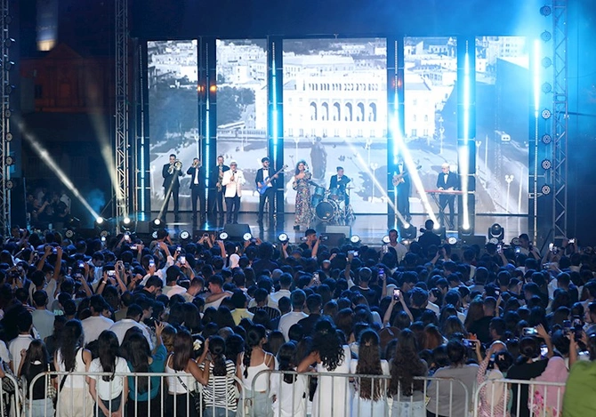 “Yay Festivalı” bağlanış konserti izdihamla keçdi — FOTOLAR (VİDEO) “Yay Festivalı” bağlanış konserti izdihamla keçdi — FOTOLAR (VİDEO)