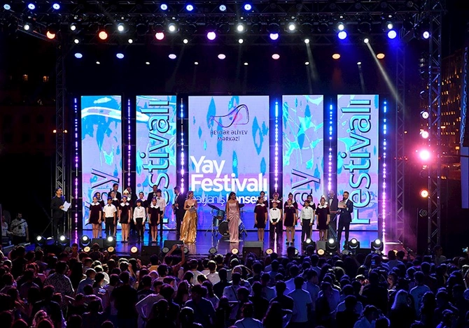“Yay Festivalı” bağlanış konserti izdihamla keçdi — FOTOLAR (VİDEO) “Yay Festivalı” bağlanış konserti izdihamla keçdi — FOTOLAR (VİDEO)