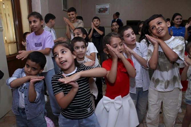 Heydər Əliyev Fondu Şəkidə xüsusi qayğıya ehtiyacı olan uşaqları sevindirdi — FOTOLAR