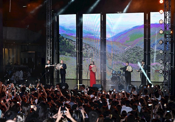 “Yay Festivalı” bağlanış konserti izdihamla keçdi — FOTOLAR (VİDEO) “Yay Festivalı” bağlanış konserti izdihamla keçdi — FOTOLAR (VİDEO)
