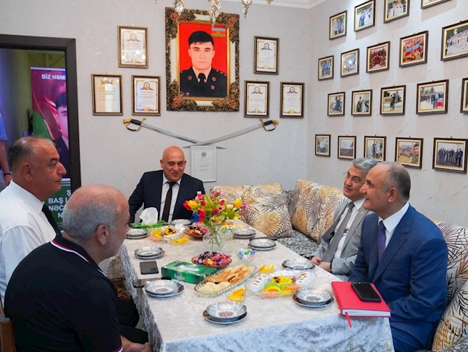 Xalq etimadının etibarlı ünvanı — FOTOLAR Xalq etimadının etibarlı ünvanı — FOTOLAR