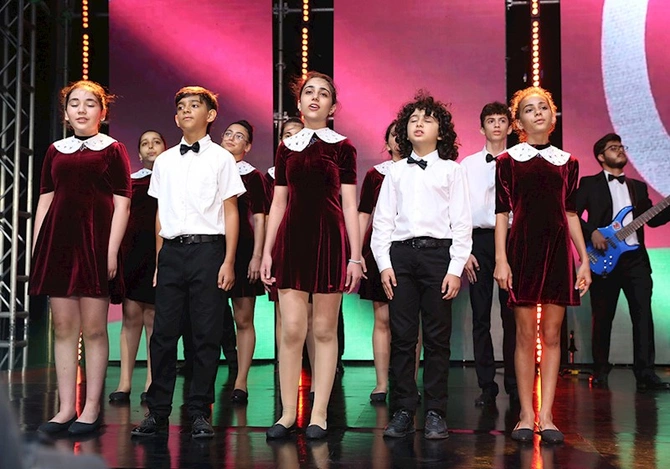 “Yay Festivalı” bağlanış konserti izdihamla keçdi — FOTOLAR (VİDEO) “Yay Festivalı” bağlanış konserti izdihamla keçdi — FOTOLAR (VİDEO)