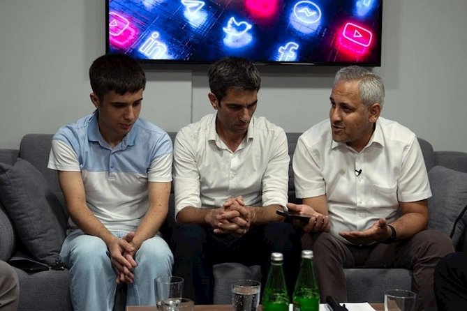 Milli azlıqlardan olan gənclər sosial şəbəkələrdə nəyə diqqət etməlidir? — FOTOLAR (VİDEO) Milli azlıqlardan olan gənclər sosial şəbəkələrdə nəyə diqqət etməlidir? — FOTOLAR (VİDEO)
