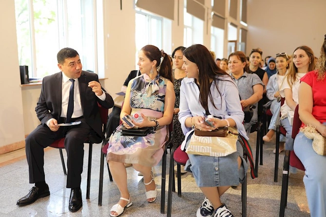 Məktəblərimizdə şagird-millət vəkili dialoqu... Məktəblərimizdə şagird-millət vəkili dialoqu...