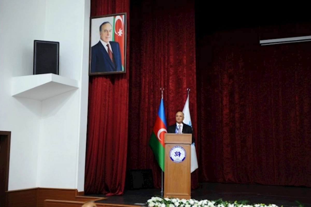 Kamaləddin Qafarov seçicilərlə görüşüb