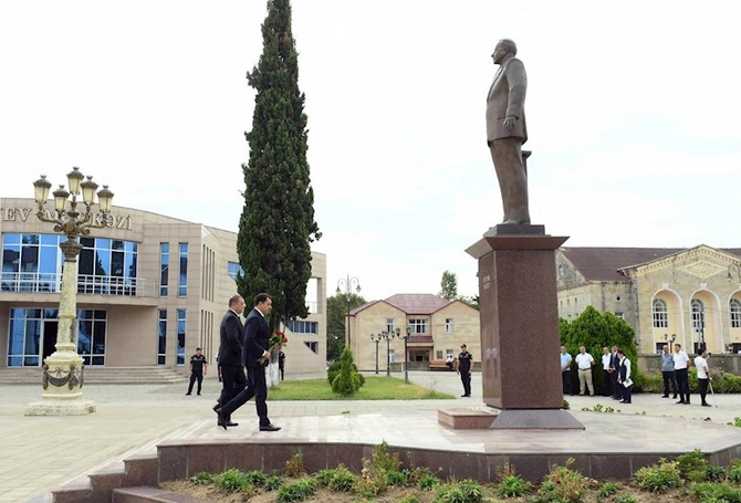 Mədəniyyət naziri Astara rayonunda vətəndaşları qəbul edib — FOTOLAR