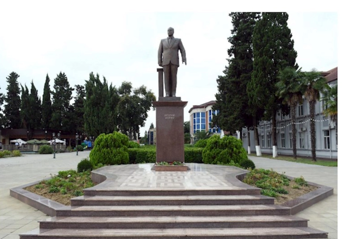 Mədəniyyət naziri Astara rayonunda vətəndaşları qəbul edib — FOTOLAR