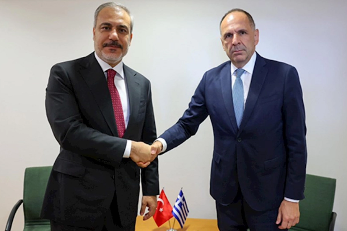 Hakan Fidan yunanlı həmkarı ilə görüşdü