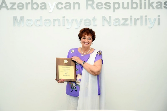 Mədəniyyət Nazirliyində Tamara Sinyavskaya ilə görüş oldu — FOTOLAR Mədəniyyət Nazirliyində Tamara Sinyavskaya ilə görüş oldu — FOTOLAR