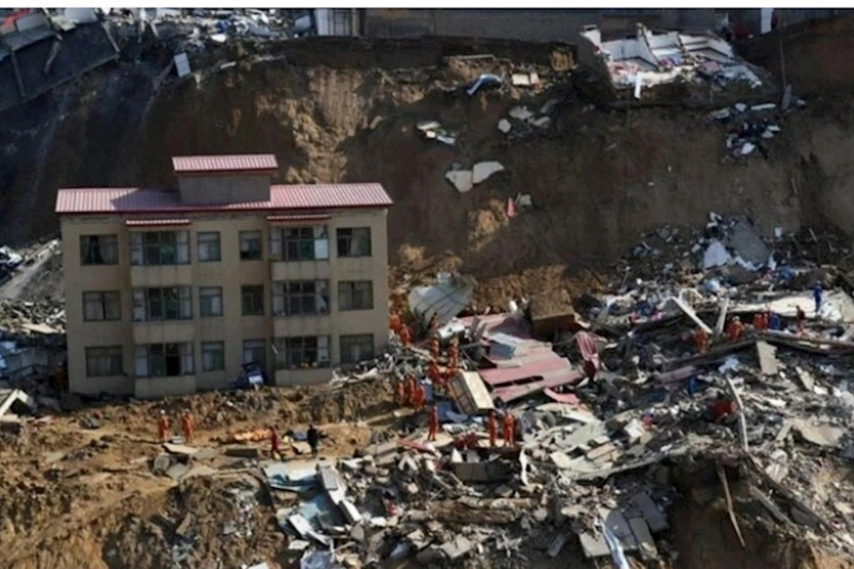 Çində torpaq sürüşdü — ölənlər var